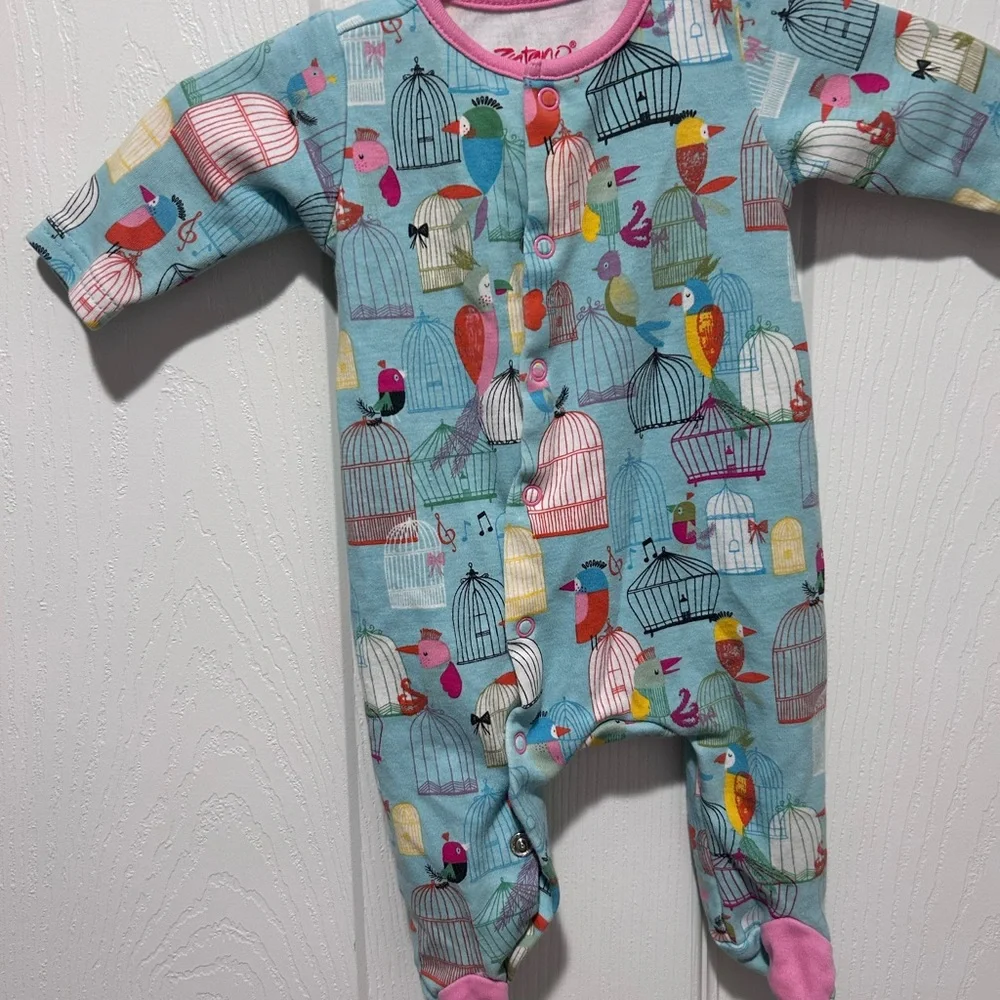 Newborn Baby Zutano onesie - Picture 2 of 4